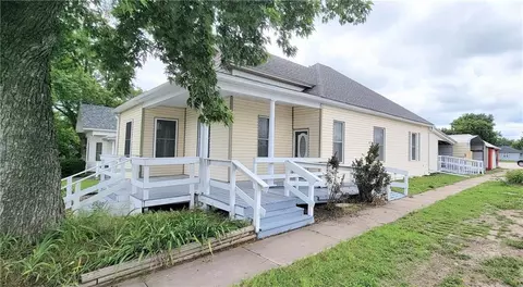 1201 Bridge St, Humboldt, KS 66748