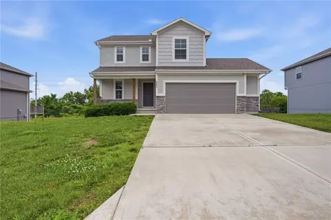 9802 E 219th Cir, Peculiar, MO 64078