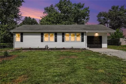 242 S Raum St, Lawson, MO 64062