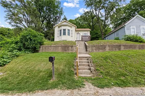 2527 S 13th St, Saint Joseph, MO 64503