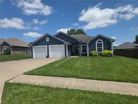 614 S Connor St, Odessa, MO 64076