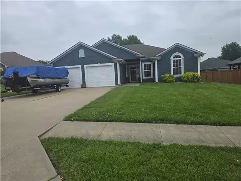 614 S Connor St, Odessa, MO 64076