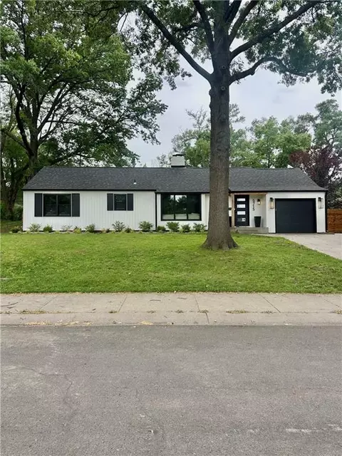 5715 W 78th Ter, Prairie Village, KS 66208