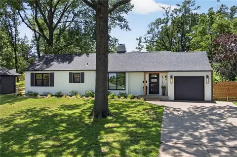 5715 W 78th Ter, Prairie Village, KS 66208