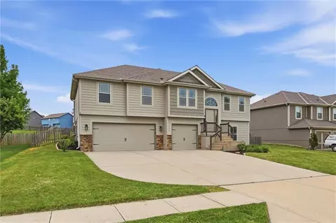 11208 N Manchester Ave, Kansas City, MO 64157