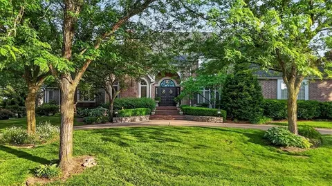 11329 W 121st Ter, Overland Park, KS 66213