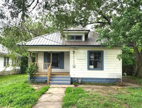 305 E Forest St, Girard, KS 66743