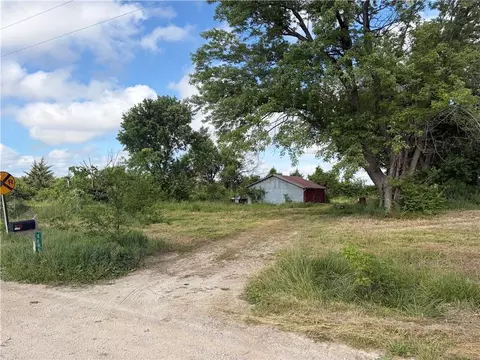 3384 Louisiana Ter, Ottawa, KS 66067