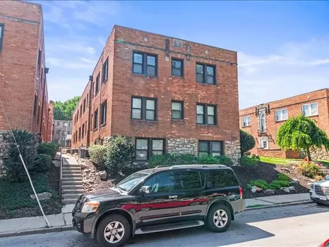 4542 Jarboe St #4, Kansas City, MO 64111