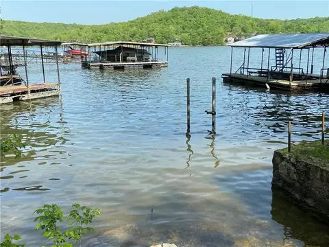 Golden Point Lane, Barnett, MO 65011