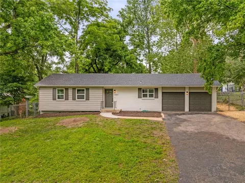 11801 W 54th St, Shawnee, KS 66203