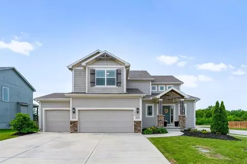 1825 SW Merryman Dr, Lees Summit, MO 64082