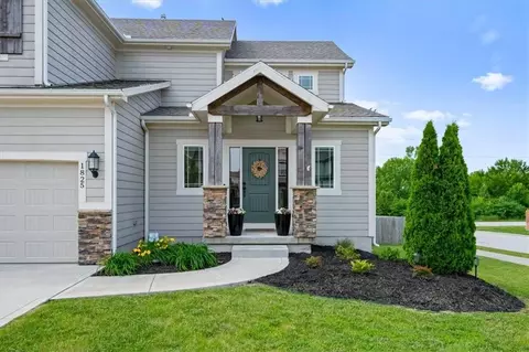 1825 SW Merryman Dr, Lees Summit, MO 64082