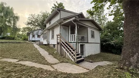 420 Farley Ter, Independence, MO 64053