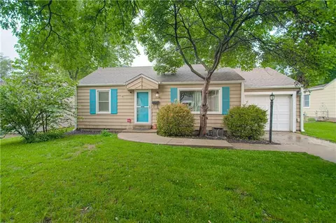 7628 Foster St, Overland Park, KS 66204