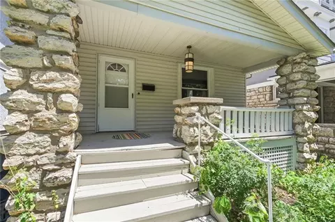 4215 Kenwood Ave, Kansas City, MO 64110