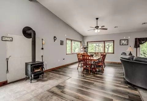 Dining - 6625 E 213th St, Quenemo, KS 66528 photo 1 of 2