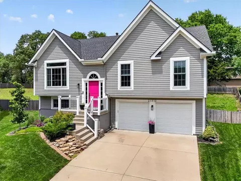 21310 W 120th Ter, Olathe, KS 66061
