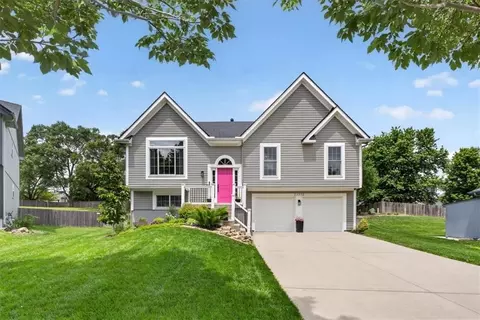 21310 W 120th Ter, Olathe, KS 66061