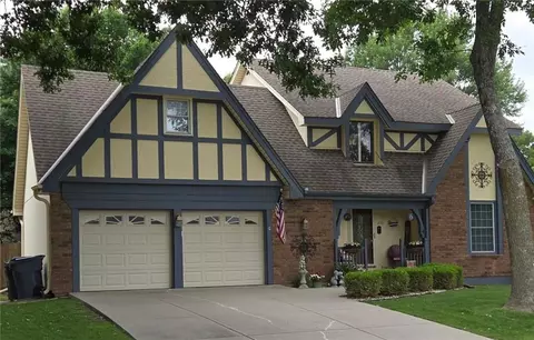 1153 E Frontier Ln, Olathe, KS 66062