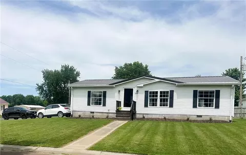 816 Mcgowan St, Brookfield, MO 64628