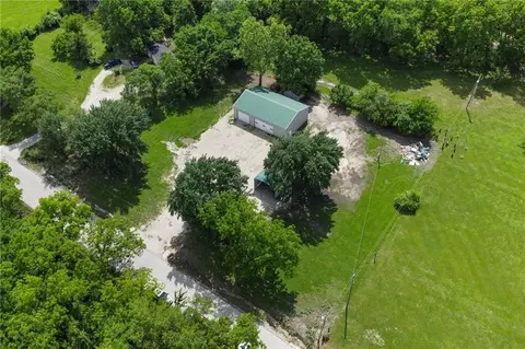 22898 Valley Rd, Lacygne, KS 66040