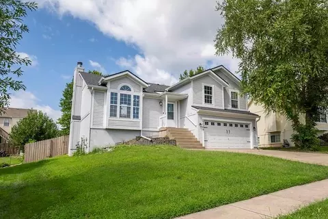 17584 W 111th Ter, Olathe, KS 66061