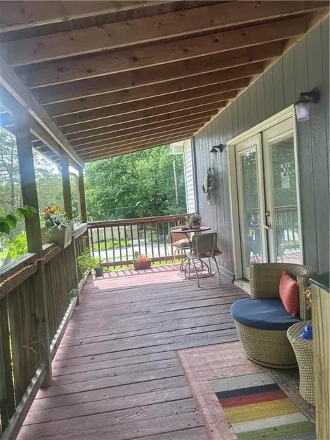 5507 NW Venetian Dr, Houston Lake, MO 64151