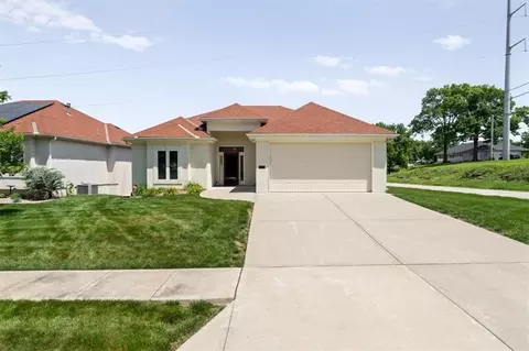 1348 NE Timbercreek Dr, Lees Summit, MO 64086