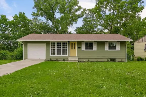 4742 Norton Cir, Kansas City, MO 64130