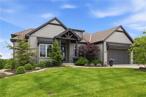 3501 W 150th St, Leawood, KS 66224