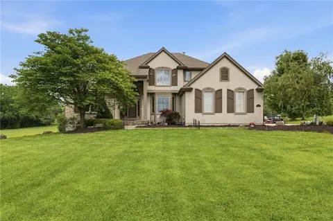 17317 S Wheatland Dr, Belton, MO 64012