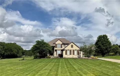 17317 S Wheatland Dr, Belton, MO 64012
