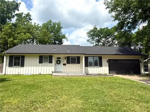 8012 Elm Ave, Raytown, MO 64138