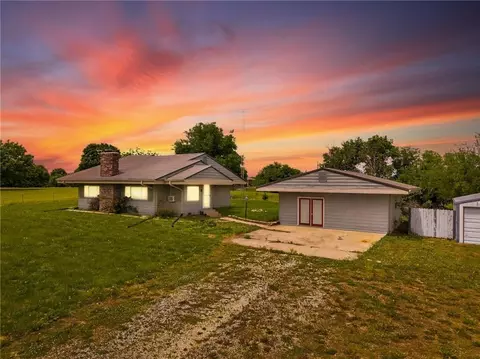 12376 Liv 302 Rd, Chillicothe, MO 64601
