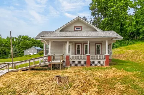 401 N Adams St, Brunswick, MO 65236
