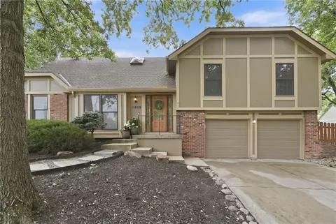 11809 Rosehill Rd, Overland Park, KS 66210