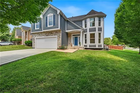 15727 S Widmer St, Olathe, KS 66062