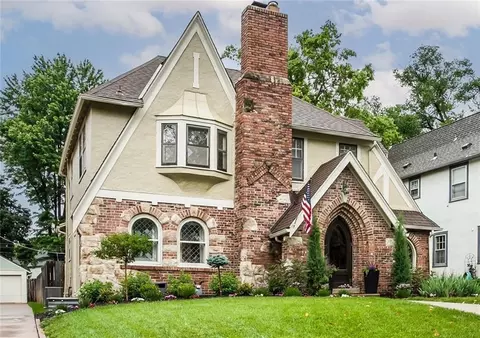 646 W 70th Ter, Kansas City, MO 64113