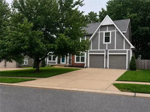 12628 Grandview St, Overland Park, KS 66213