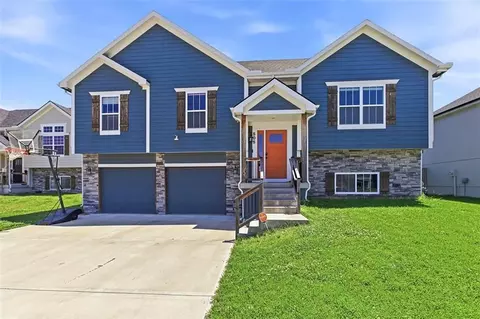 505 SW Ridgeview Dr, Grain Valley, MO 64029