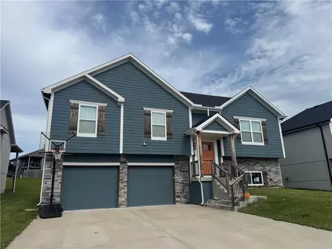 505 SW Ridgeview Dr, Grain Valley, MO 64029
