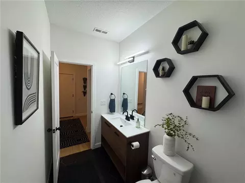 Bath - 111 W 16th Ter, Eudora, KS 66025 photo 2 of 5