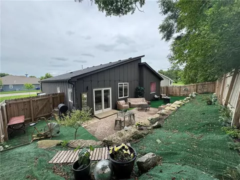 Exterior - 111 W 16th Ter, Eudora, KS 66025 photo 7 of 12