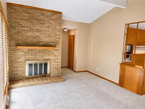 Living - 511 Broad St, Warrensburg, MO 64093 photo 1 of 2