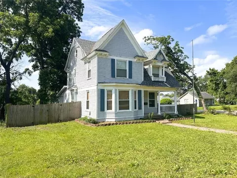 401 E Mcpherson St, Knob Noster, MO 65336