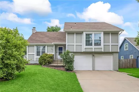 16010 W 154th Ter, Olathe, KS 66062