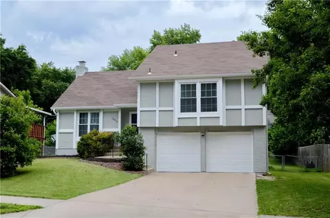 16010 W 154th Ter, Olathe, KS 66062