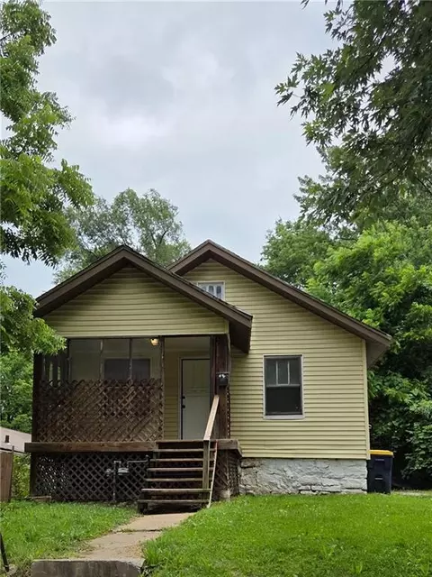 7103 College Ave, Kansas City, MO 64132
