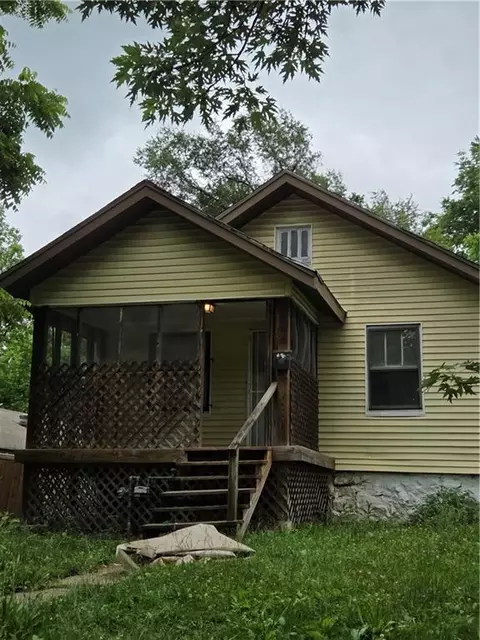 7103 College Ave, Kansas City, MO 64132